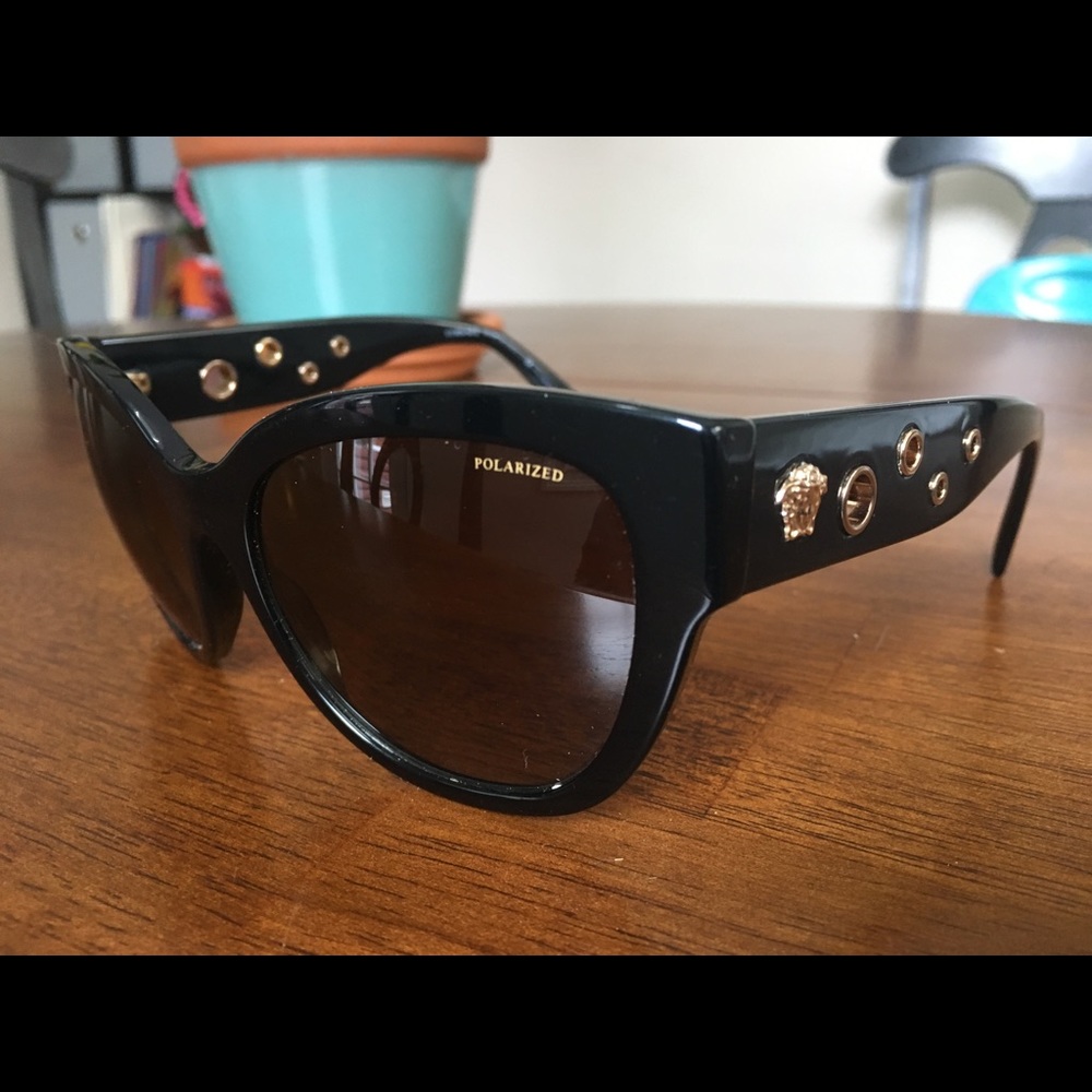 Versace Women’s Sunglasses. Polarized.